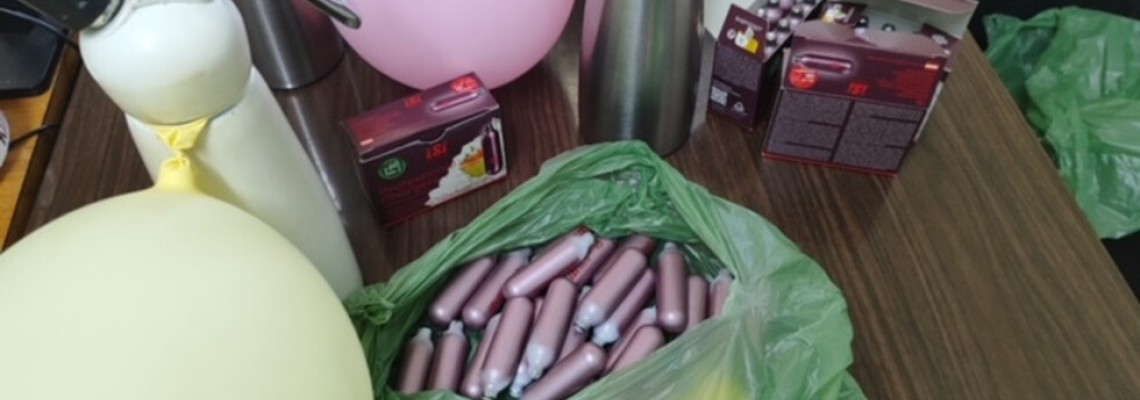18 000 флакона с райски газ конфискувани при спецакция на полицията на Южното Черноморие